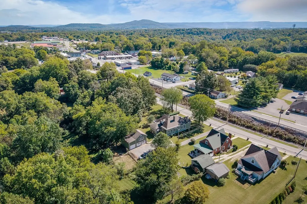 215 W. Sparta Street Mcminnville TN 37110