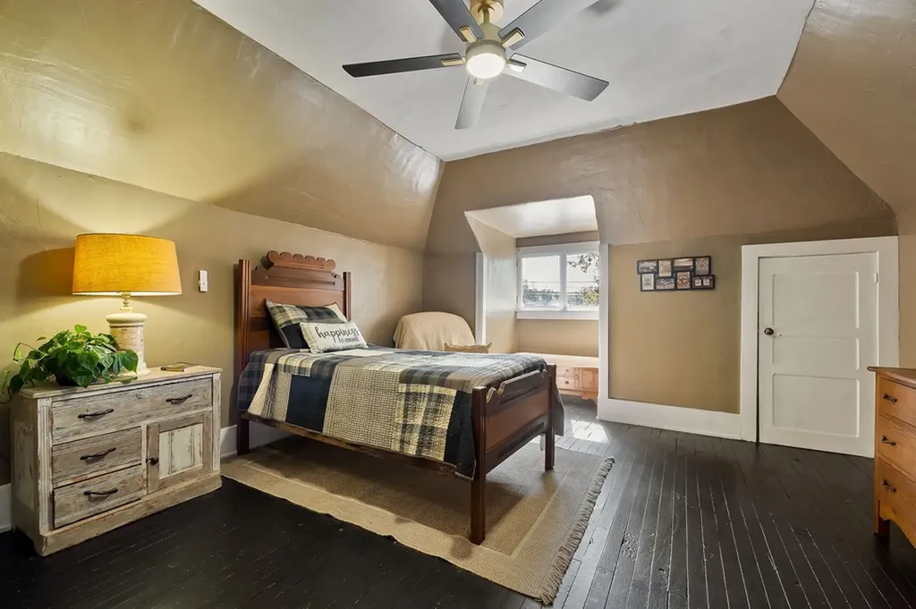 215 W. Sparta Street Mcminnville TN 37110