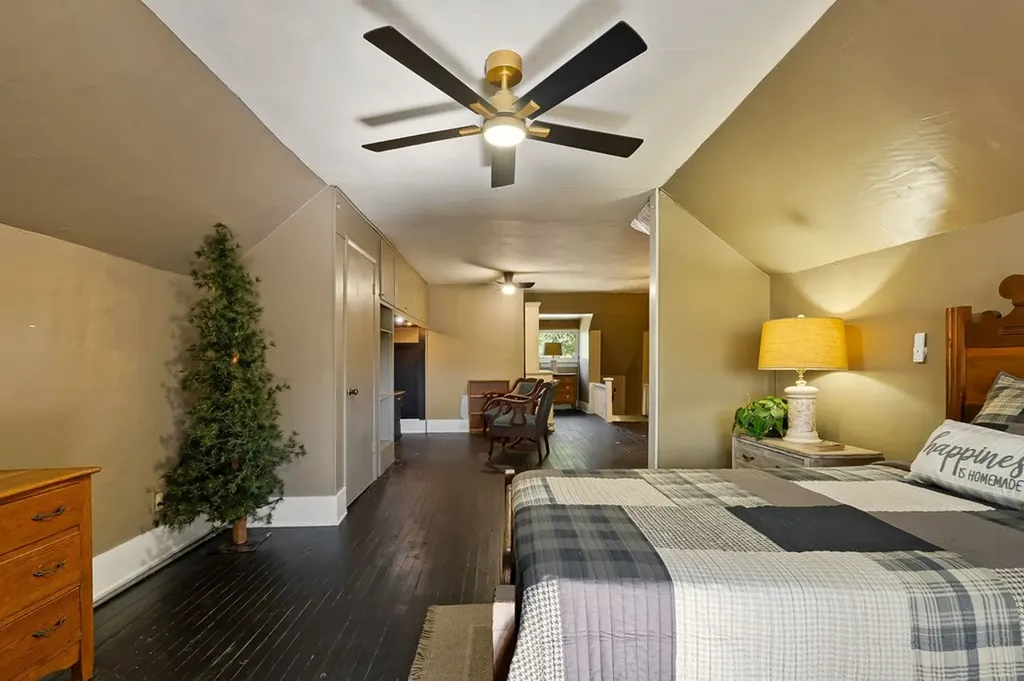 215 W. Sparta Street Mcminnville TN 37110