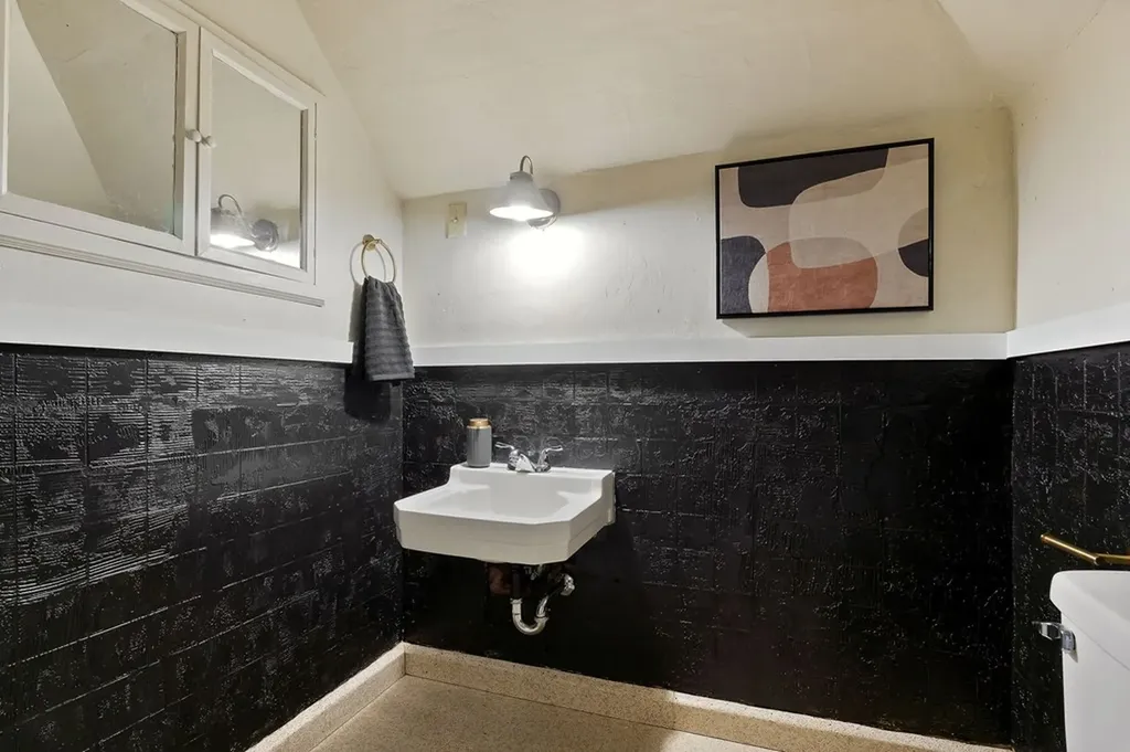 215 W. Sparta Street Mcminnville TN 37110