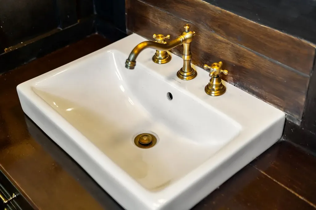 215 W. Sparta Street Mcminnville TN 37110