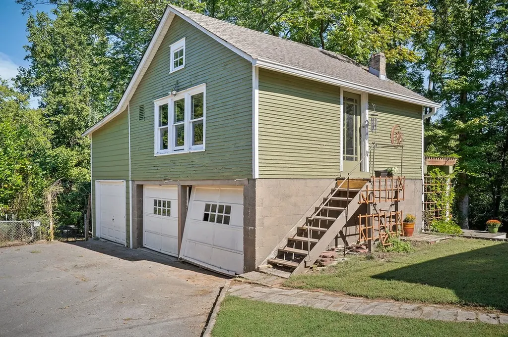 215 W. Sparta Street Mcminnville TN 37110