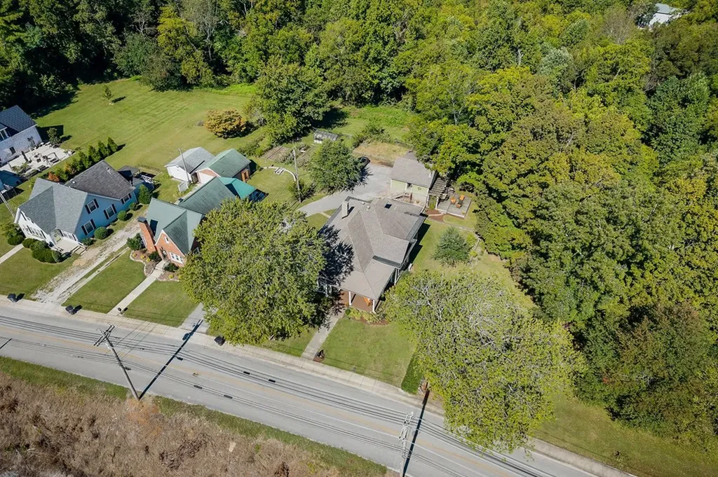 215 W. Sparta Street Mcminnville TN 37110