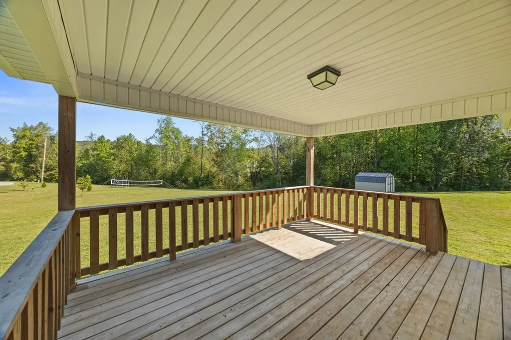 161 County House Road Livingston TN 38570