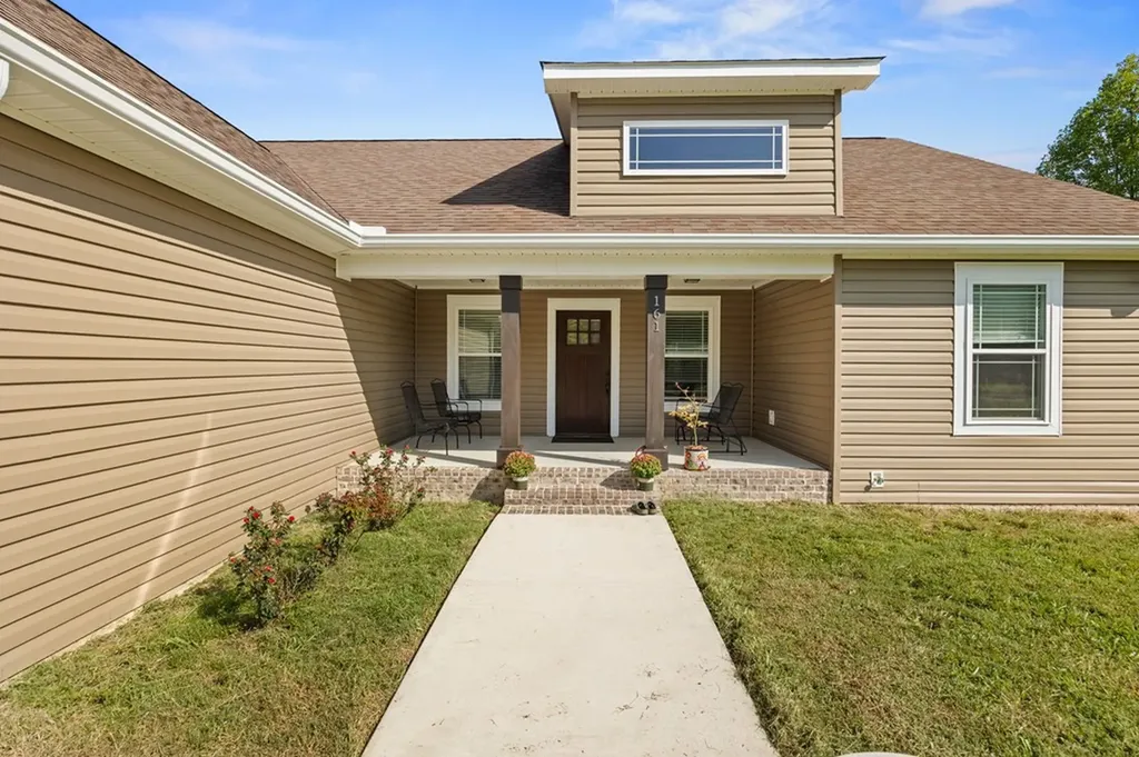 161 County House Road Livingston TN 38570