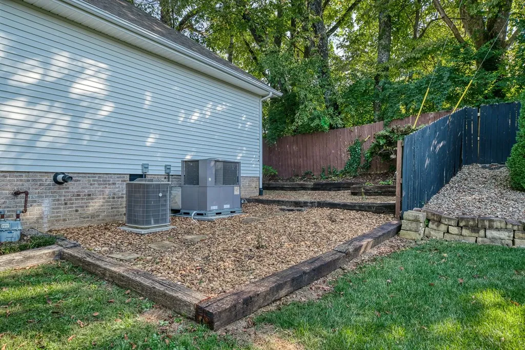 858 Loweland Road Cookeville TN 38501