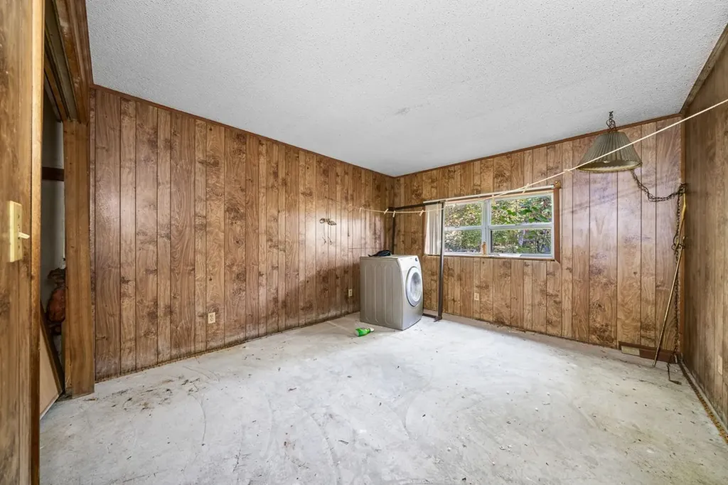 1602 Hollis Poore Road Jamestown TN 38556