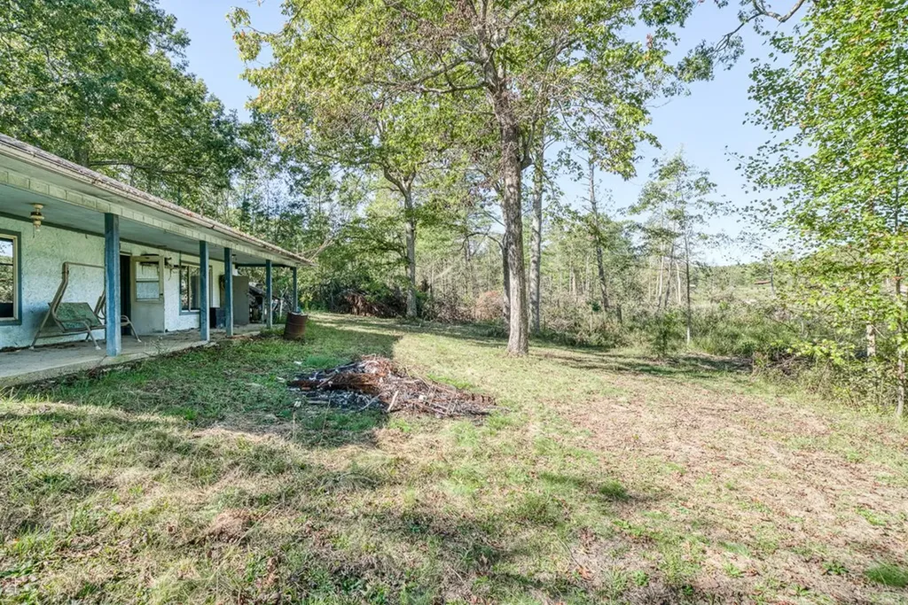 1602 Hollis Poore Road Jamestown TN 38556