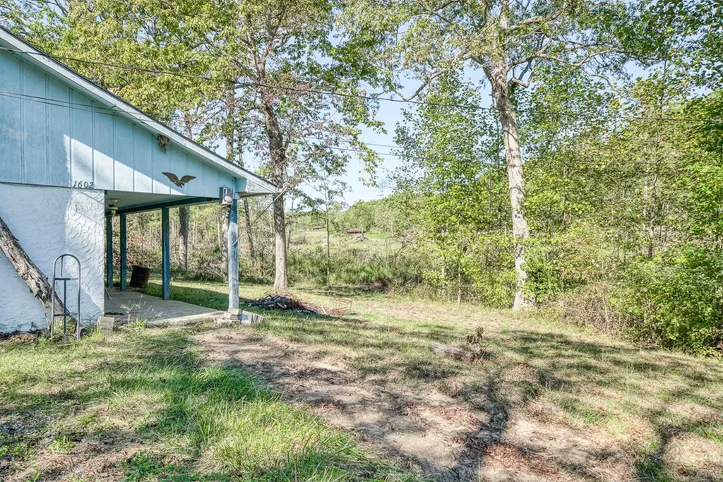 1602 Hollis Poore Road Jamestown TN 38556