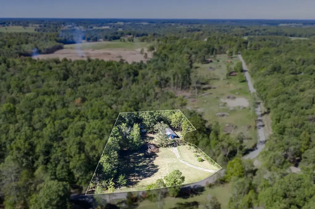 1602 Hollis Poore Road Jamestown TN 38556