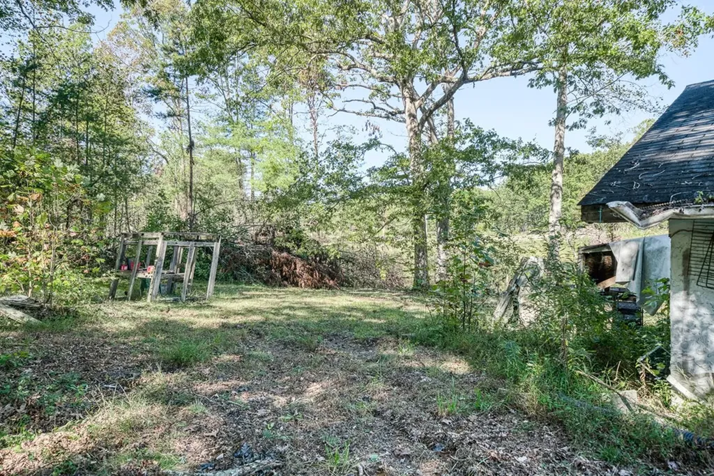 1602 Hollis Poore Road Jamestown TN 38556