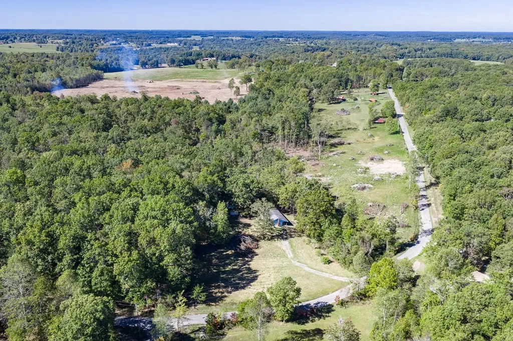 1602 Hollis Poore Road Jamestown TN 38556