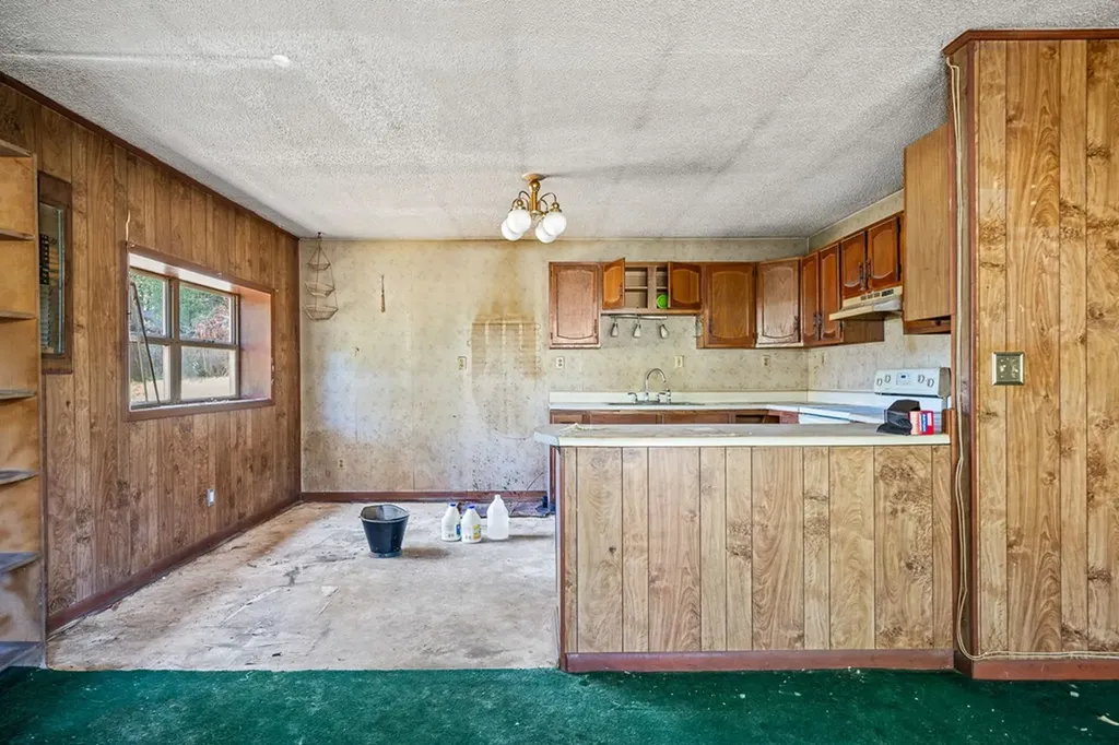 1602 Hollis Poore Road Jamestown TN 38556