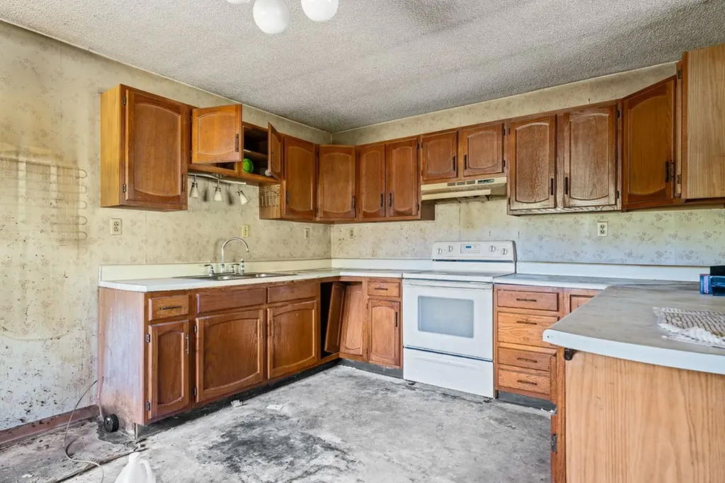 1602 Hollis Poore Road Jamestown TN 38556