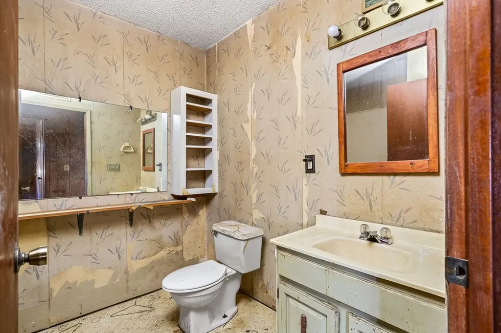 1602 Hollis Poore Road Jamestown TN 38556