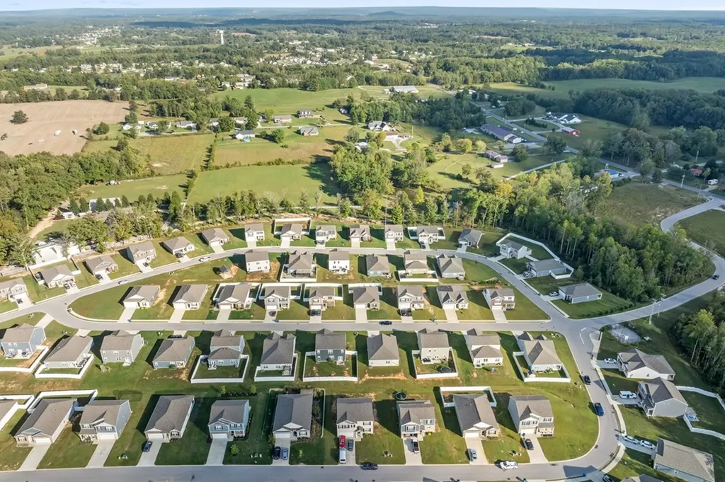 312 Oliver Way Baxter TN 38544