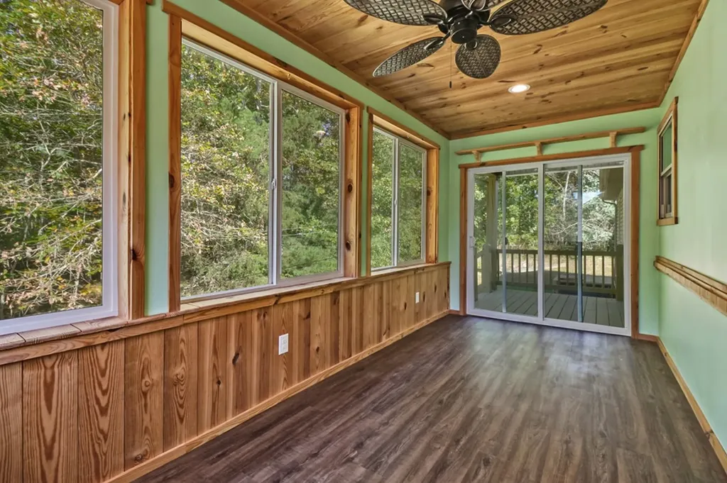 4045 Lone Wolf Circle Crossville TN 38572