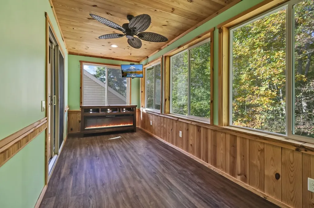 4045 Lone Wolf Circle Crossville TN 38572