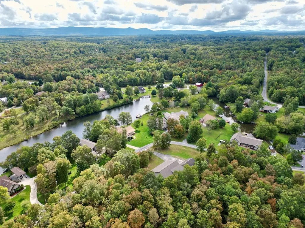 4045 Lone Wolf Circle Crossville TN 38572