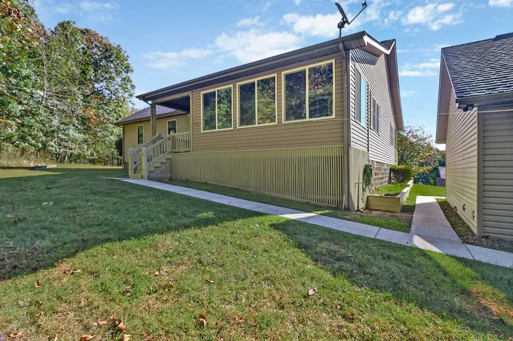 4045 Lone Wolf Circle Crossville TN 38572