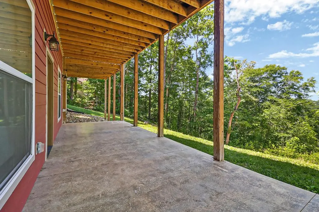 140 Rindler Ridge Byrdstown TN 38549