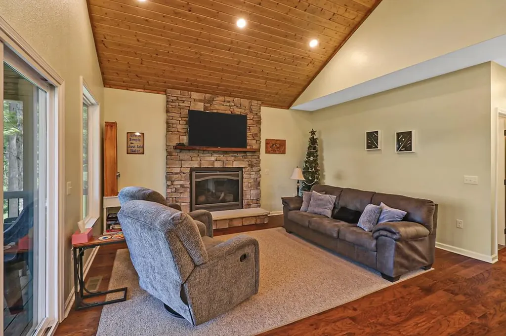 140 Rindler Ridge Byrdstown TN 38549