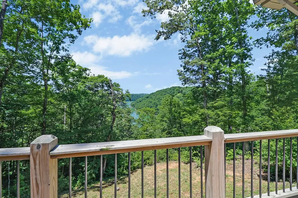 140 Rindler Ridge Byrdstown TN 38549