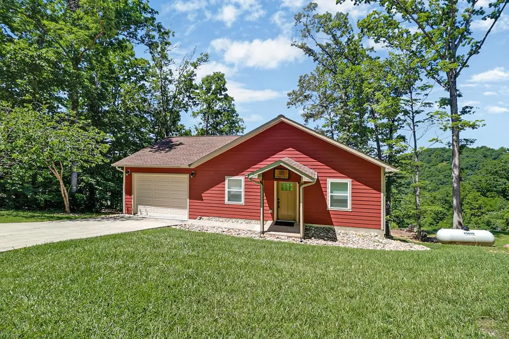 140 Rindler Ridge Byrdstown TN 38549