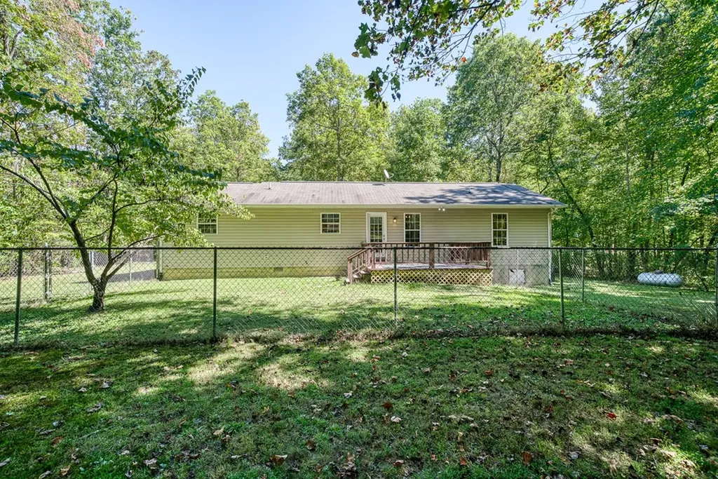 2412 Arrow Trail Monterey TN 38574