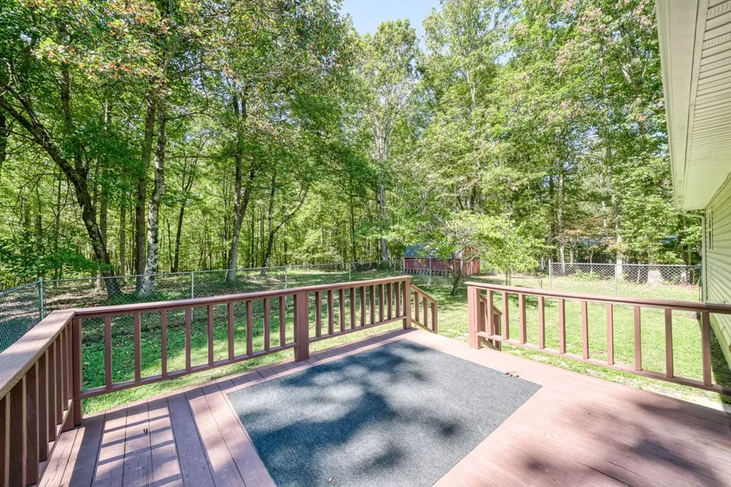 2412 Arrow Trail Monterey TN 38574