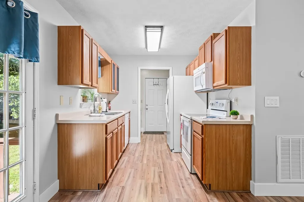 2412 Arrow Trail Monterey TN 38574