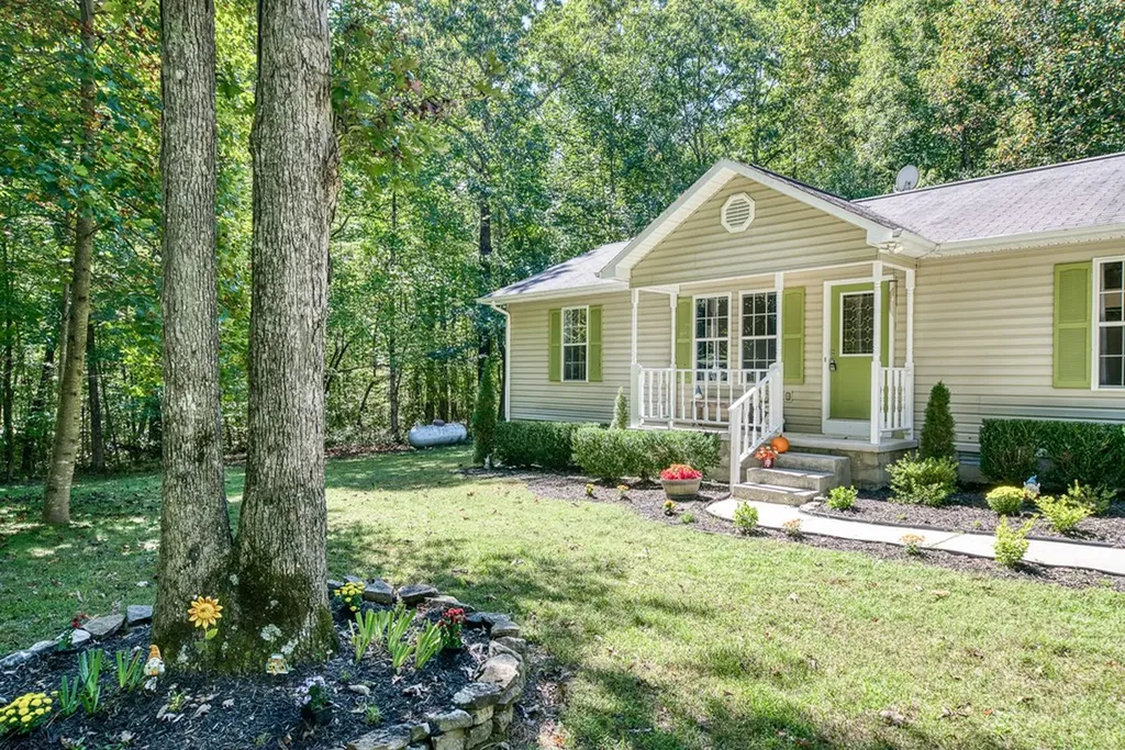 2412 Arrow Trail Monterey TN 38574