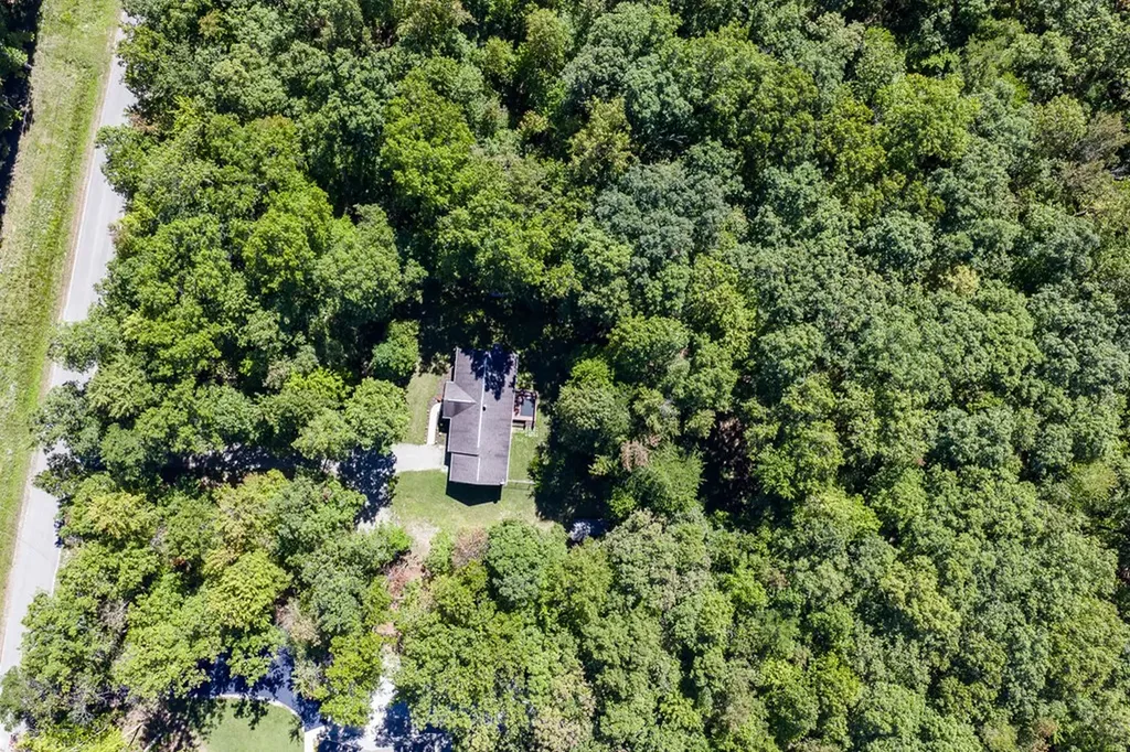 2412 Arrow Trail Monterey TN 38574