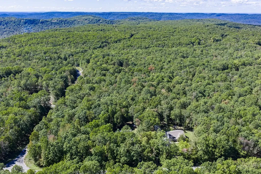 2412 Arrow Trail Monterey TN 38574