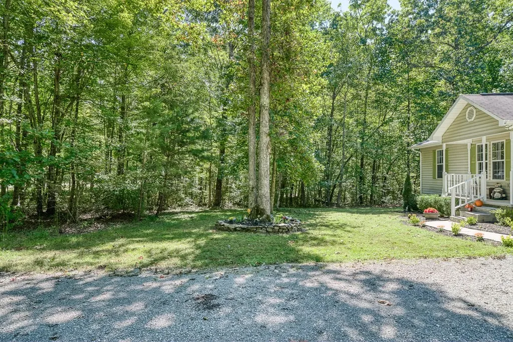 2412 Arrow Trail Monterey TN 38574