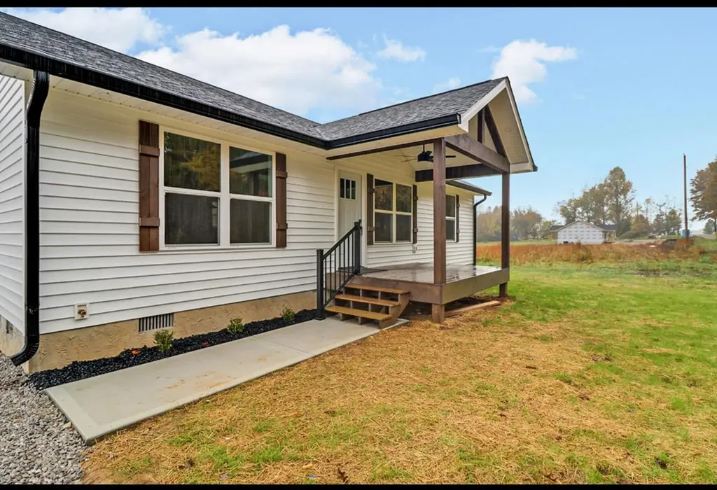 1255 Franklin Loop Clarkrange TN 38553