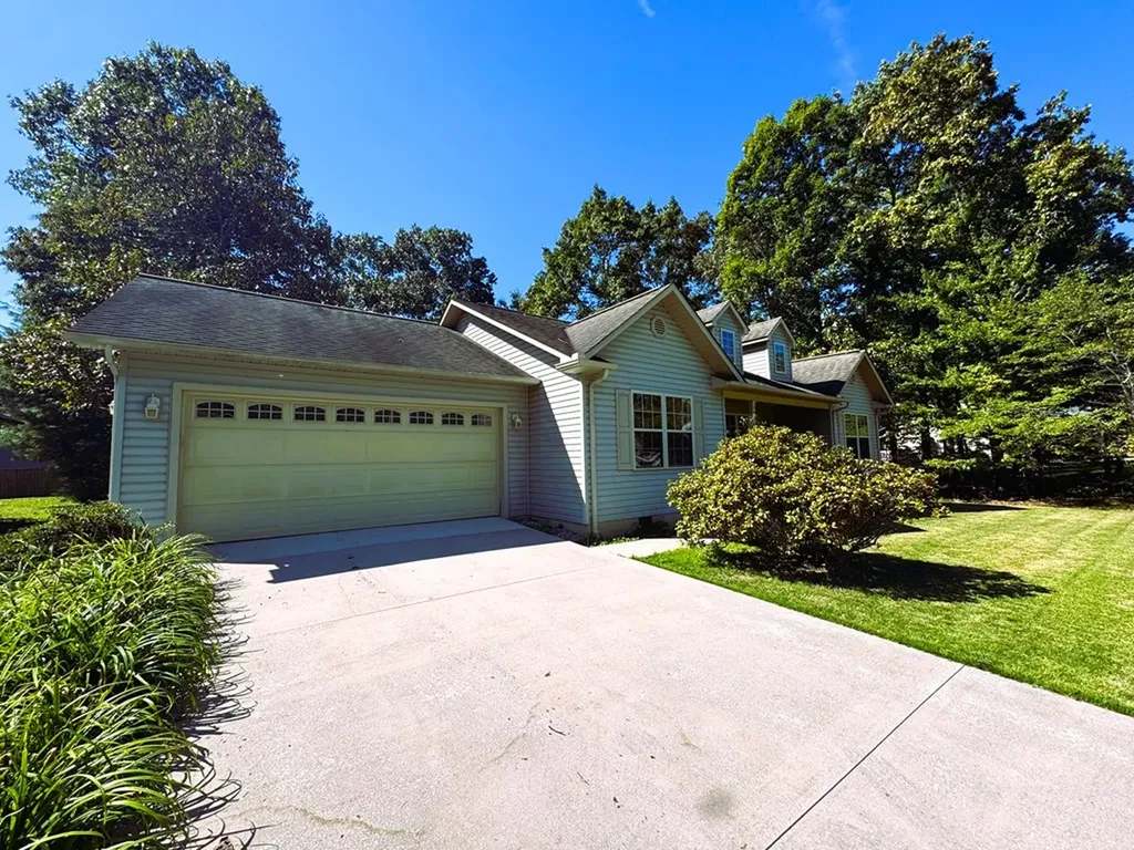 1020 Iroquios Lane Crossville TN 38572