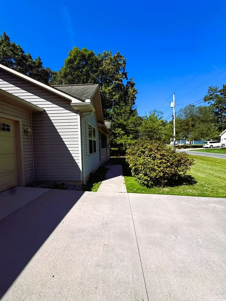 1020 Iroquios Lane Crossville TN 38572