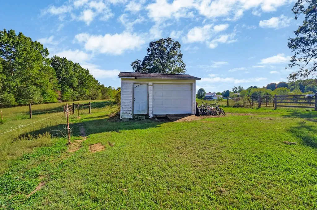 993 Model Farm Road Jamestown TN 38556