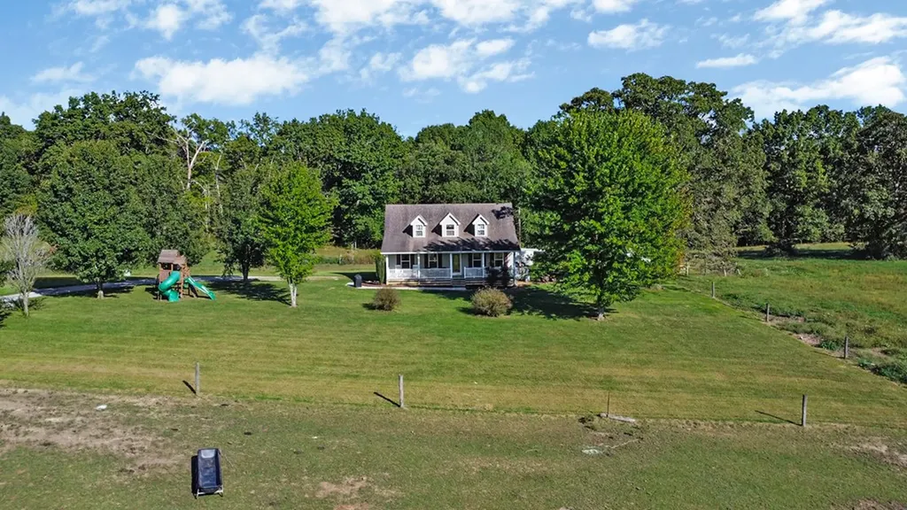 993 Model Farm Road Jamestown TN 38556