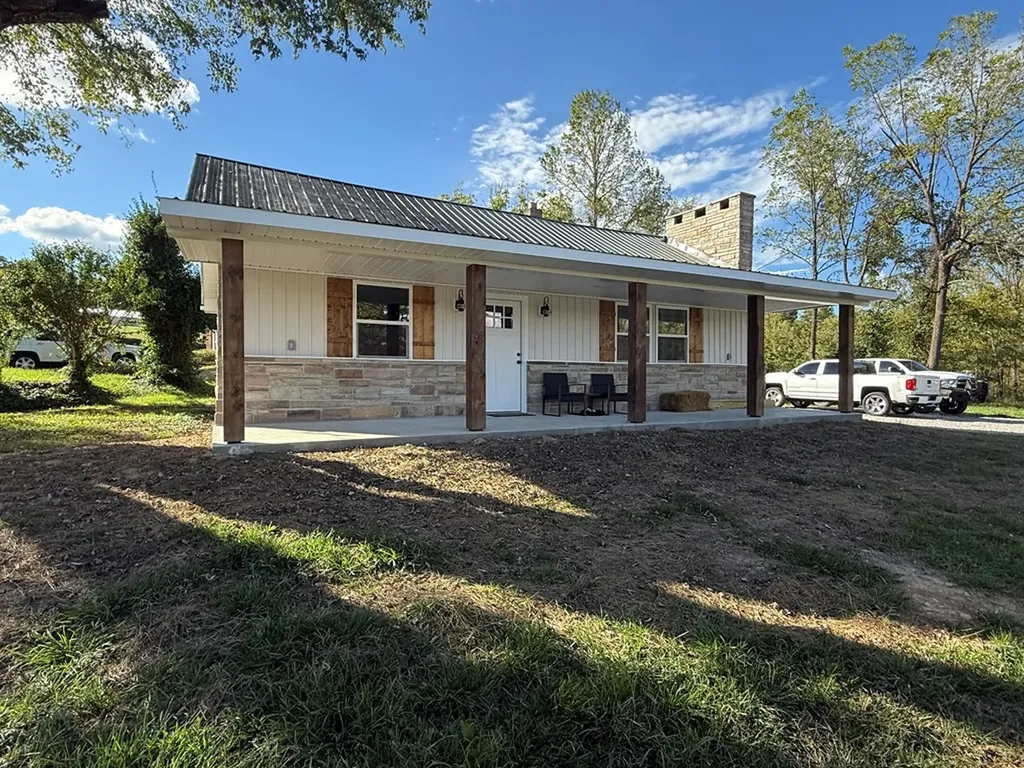 8415 Morgan County Highway Sunbright TN 37872