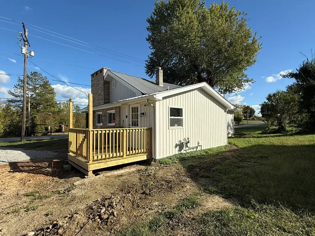 8415 Morgan County Highway Sunbright TN 37872