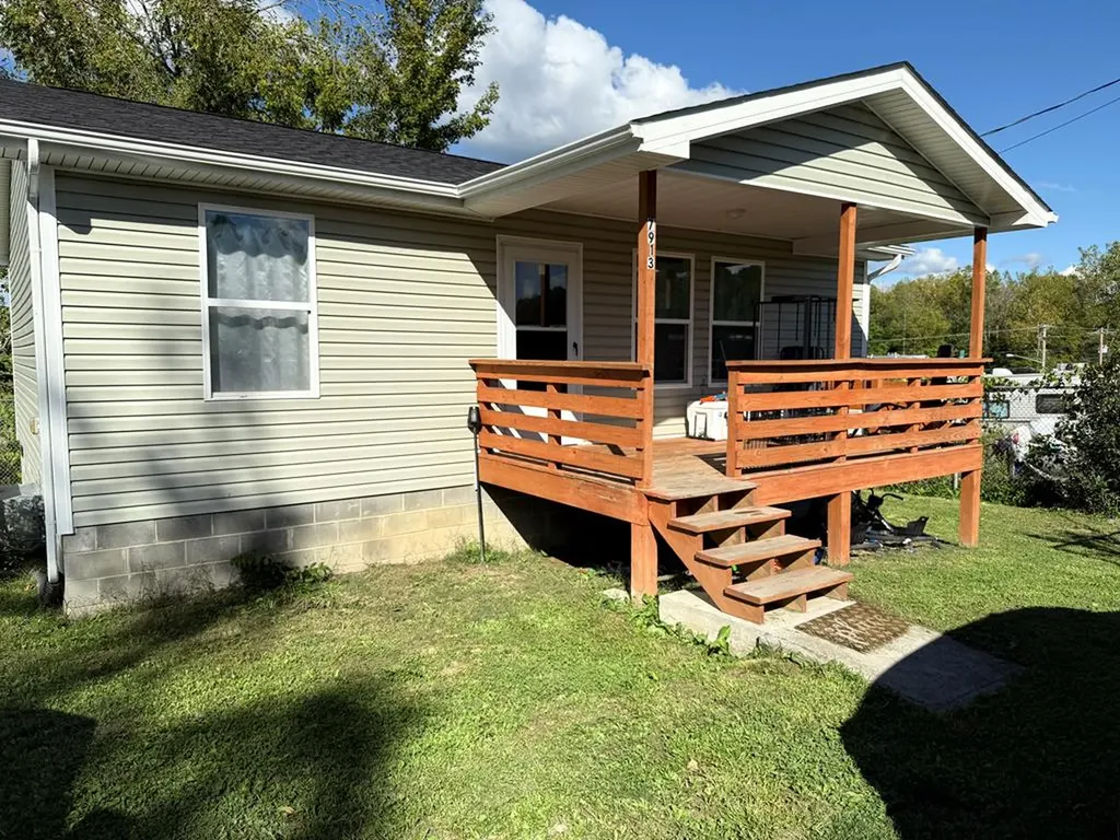 7913 Morgan County Highway Sunbright TN 37872