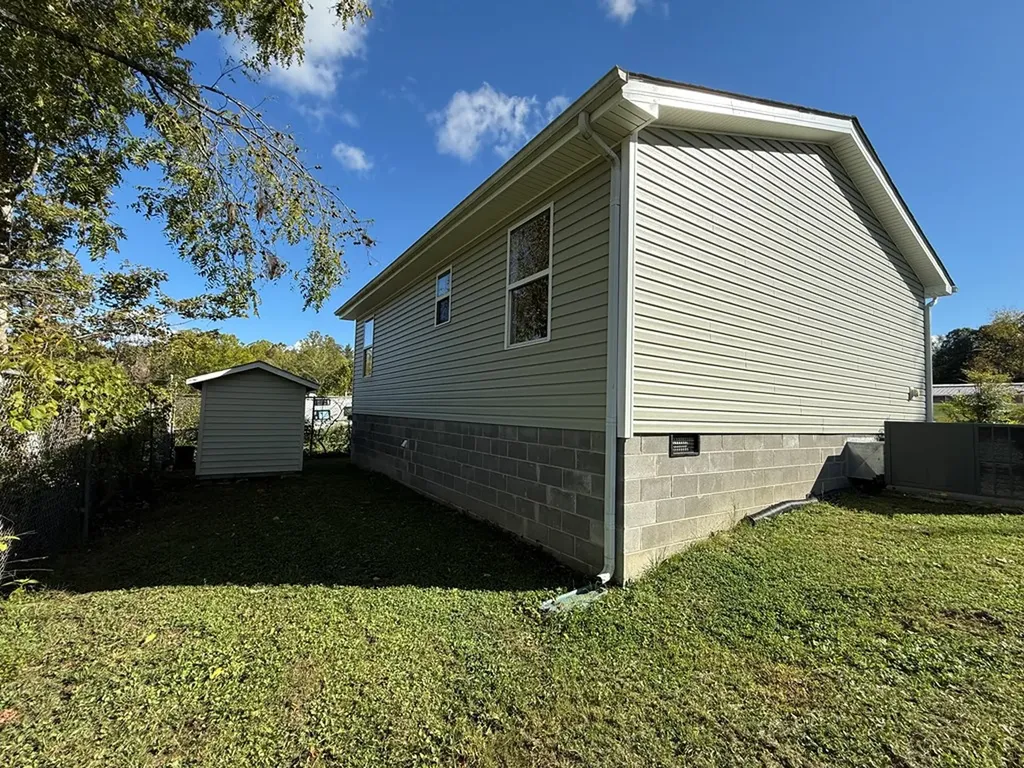 7913 Morgan County Highway Sunbright TN 37872