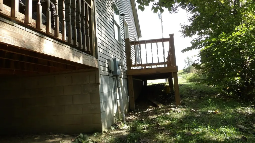 4179 Old Livingston Highway Celina TN 38551