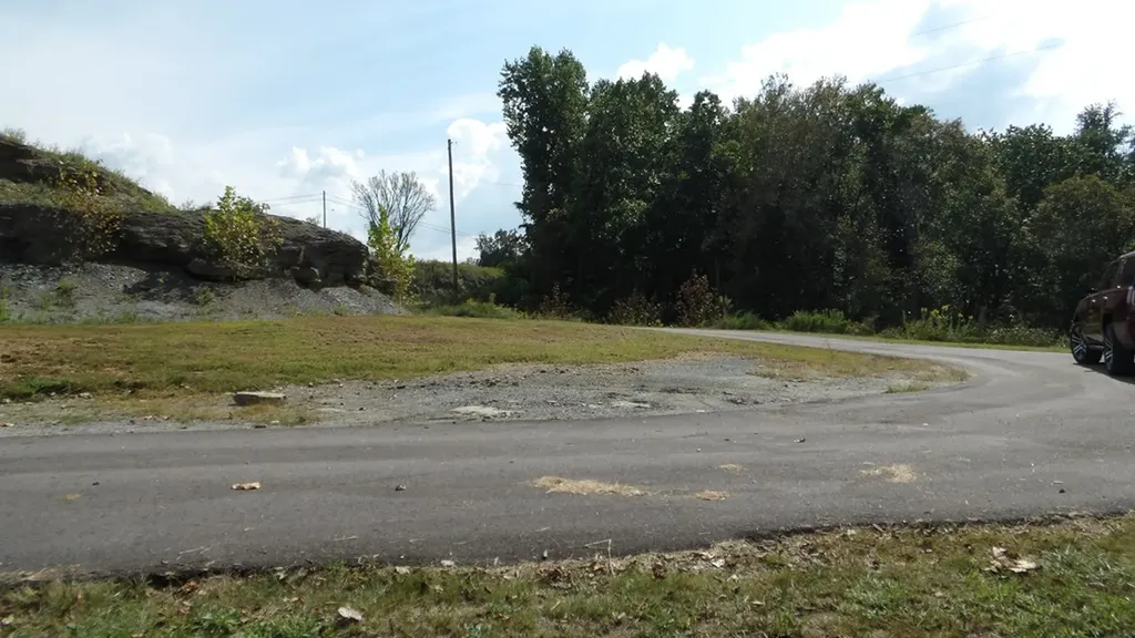 4179 Old Livingston Highway Celina TN 38551