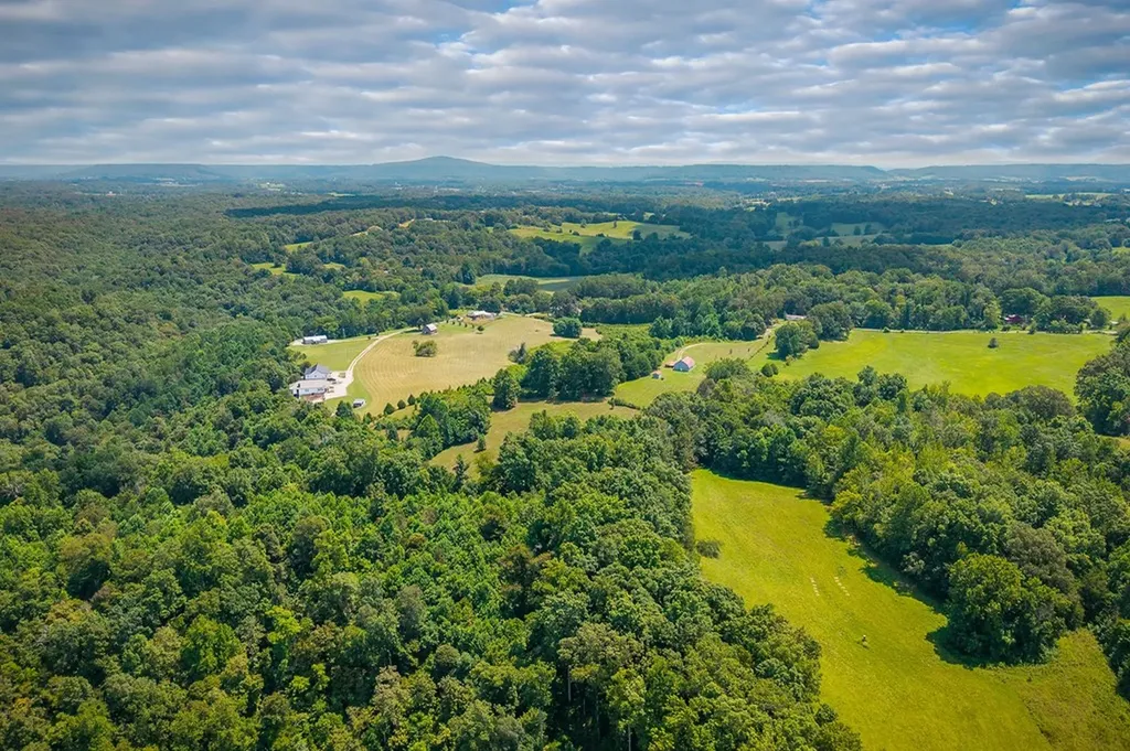 2530 Pollard Road Walling TN 38587