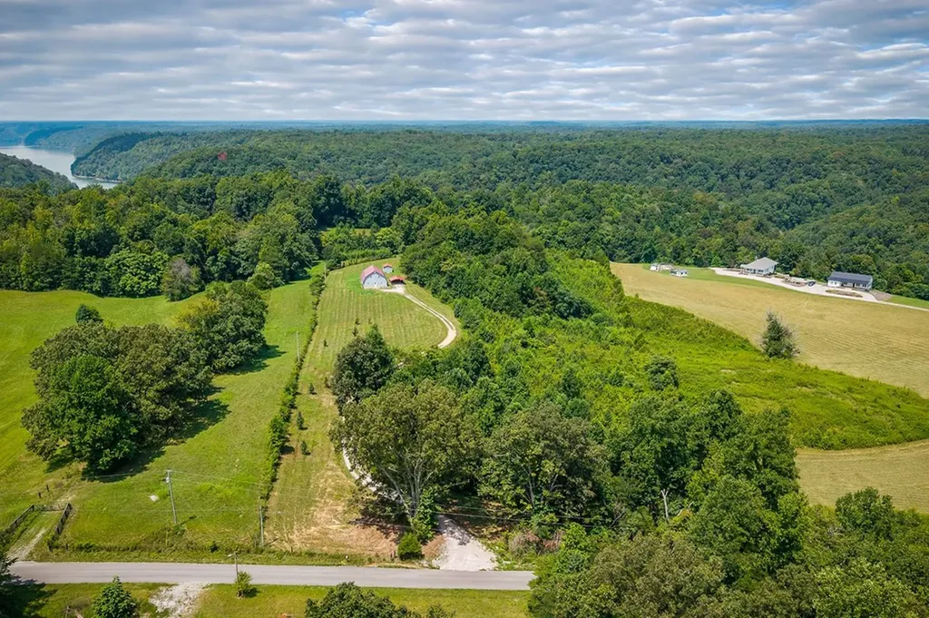 2530 Pollard Road Walling TN 38587