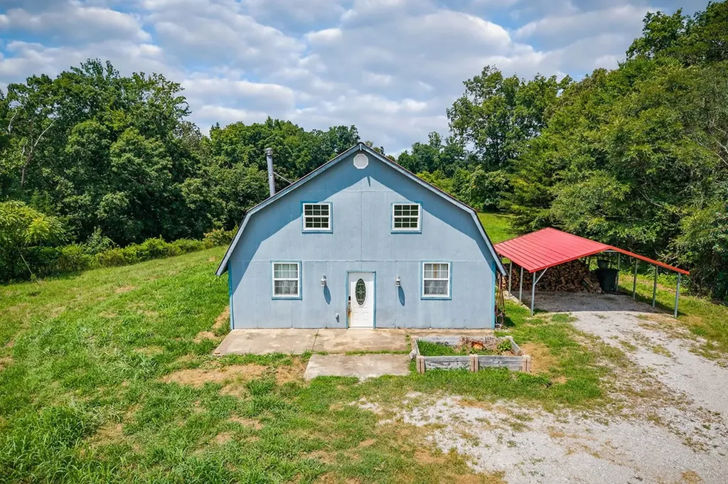 2530 Pollard Road Walling TN 38587