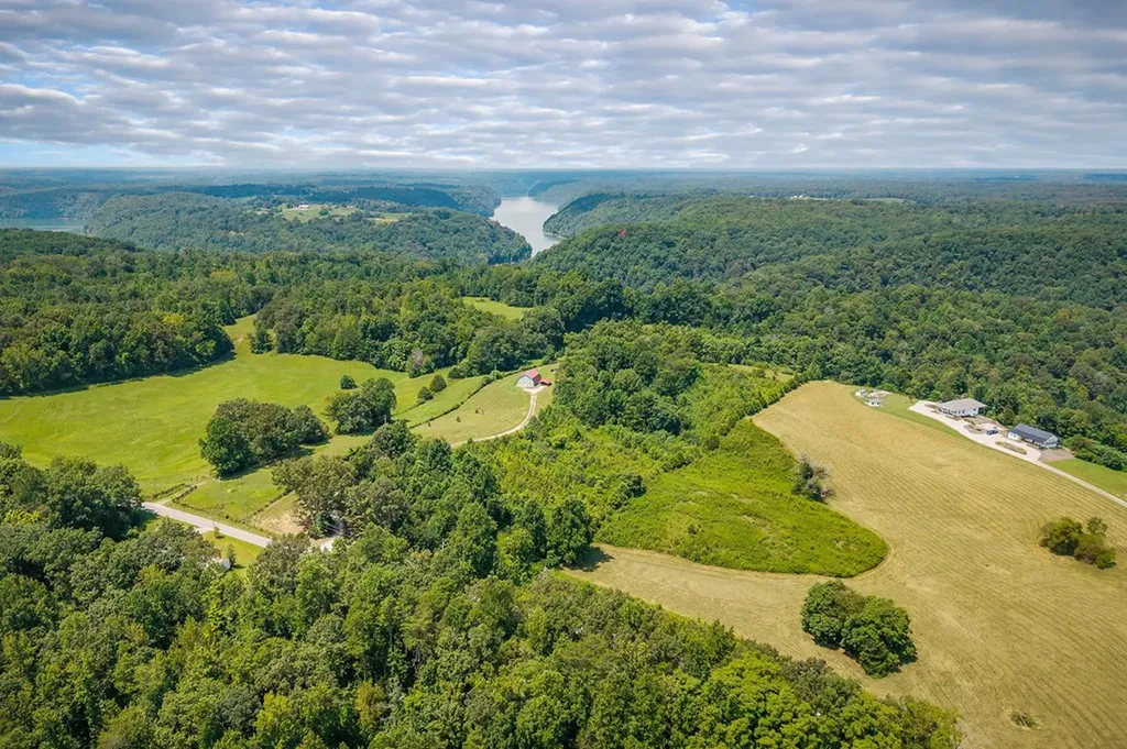 2530 Pollard Road Walling TN 38587